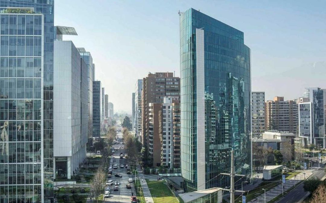 Miradas inmobiliarias respecto a nuevo polo residencial en Las Condes tras arribo de la Línea 7 del Metro.