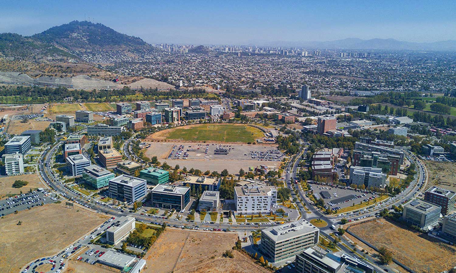 iconexionCapital_Ciudad-Empresarial-lidera-la-transformación-educativa-en-el-mercado-inmobiliario-chileno_01