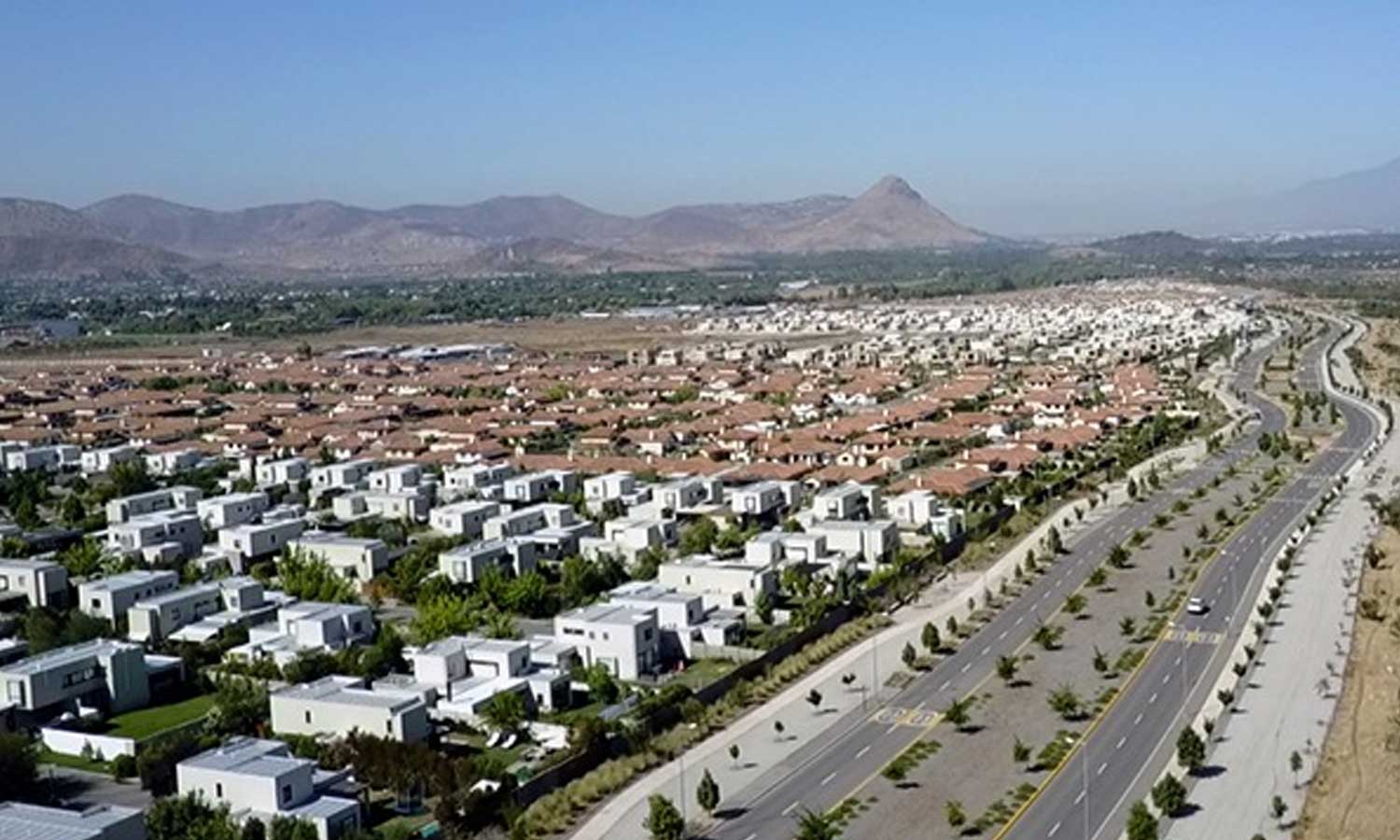 iconexionCapital_Colina-y-Las-Condes-lideran-la-oferta-residencial-de-casas-en-la-Región-Metropolitana_01